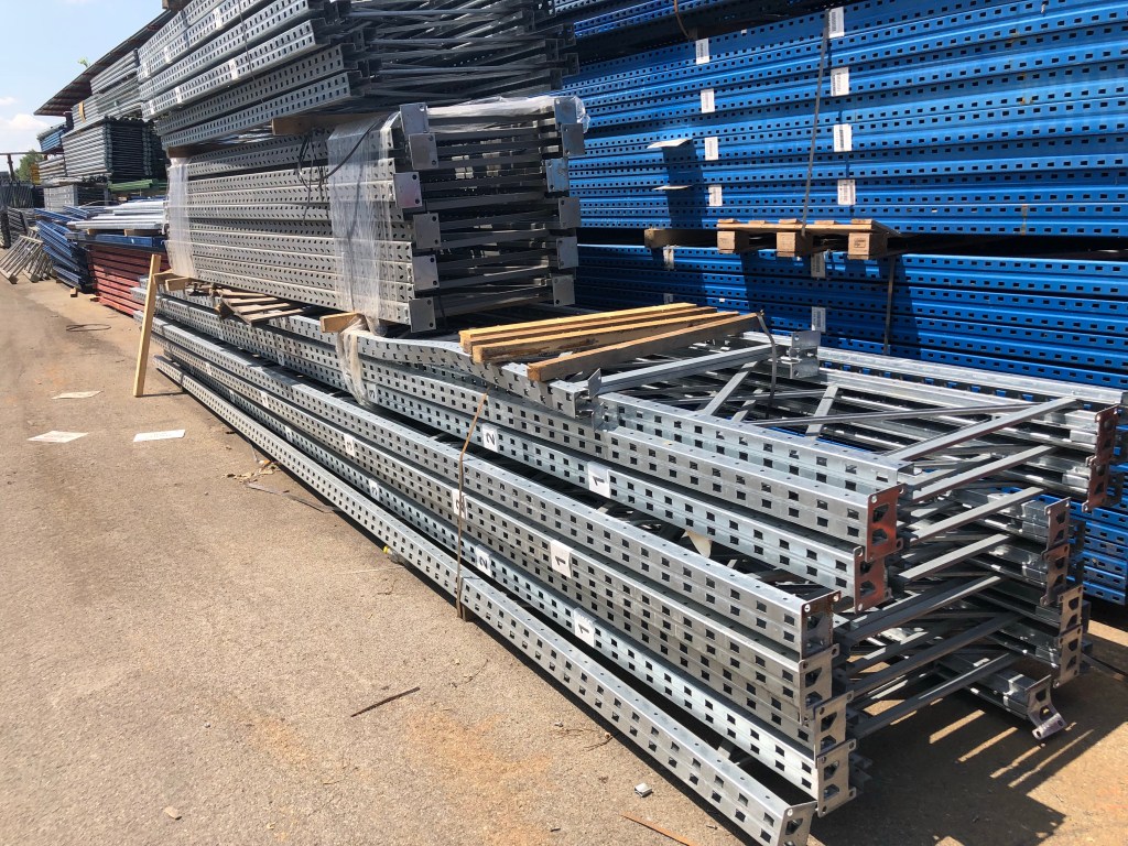 Hai bisogno urgente di scaffalature usate ma in ottime condizioni? Bene CENTRO SCAFFALI è la tua migliore soluzione perché vi offriamo materiale in pronta consegna a BASSO COSTO ed il tutto è completo di certificazione! Contatta ☎️&nbsp;3917230478