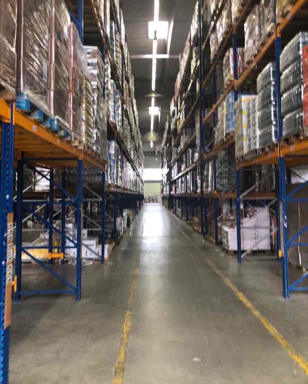 Scaffali usati solo OCCASIONI non solo scaffali anche soppalchi muletti retrattile carrelli elevatori usati Transpallet tutto in ottimo&nbsp;stato